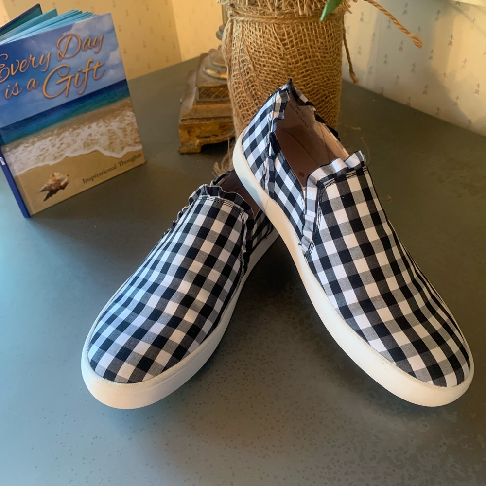 Kate Spade New York, Lilly Ruffle, Gingham canvas slip on sneakers. 6.5 Medium.